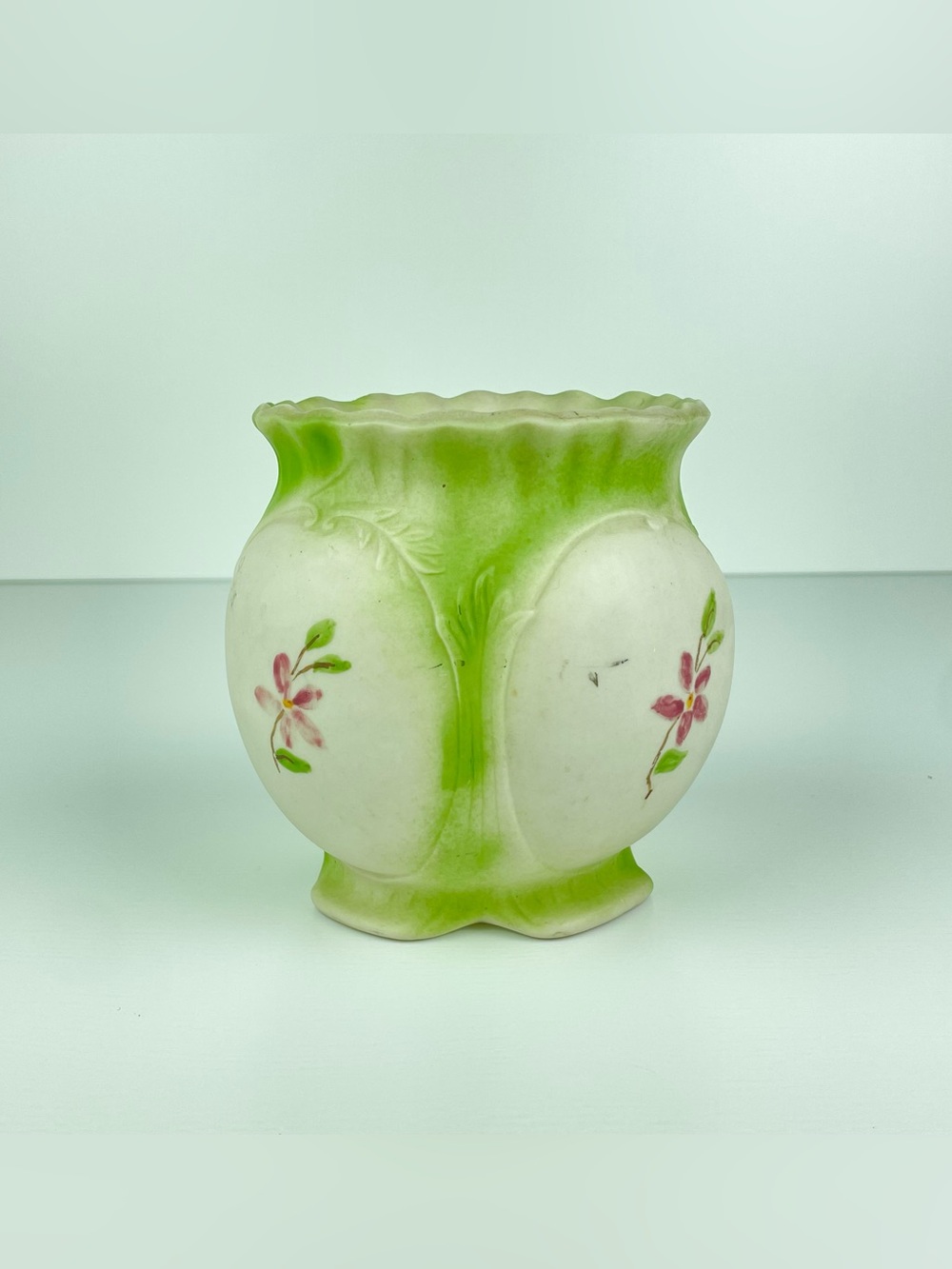 VTG 1980 Lime Green Scalloped Floral Footed Convex 5" Ceramic Cover Planter Pot